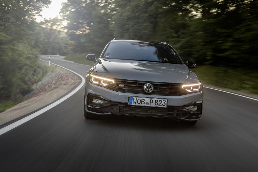  Volkswagen Passat Variant R-Line Edition (B8) 2019 года  (фото 22 из 31)